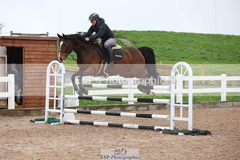 231112A-132440-04445 - Cls 20 Newcomers & 1.10m Open