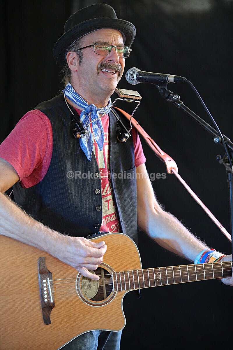 FOLK N BLUES-132 - FOLK and BLUES SEPT 2022