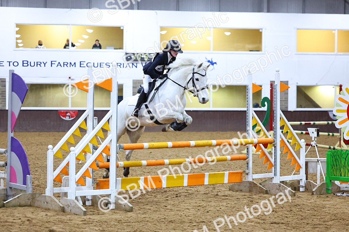 SBM_002682 - Class 6 - Holly & Ivy Stakes - 90cm