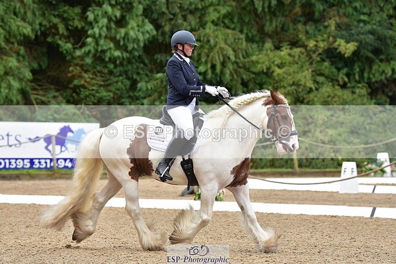 250719A-103630-03737 - 092-Rachael.Smaldon-Nadderbrook.Biscuit