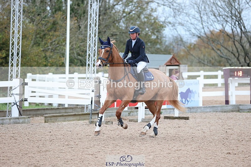 241101A-155736-03143 - FRI Cls 8 National 1.30m