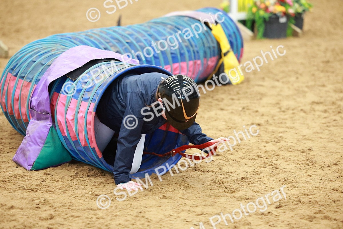 SBM_001638 - Class 3 - Horse & Hound (60cm)