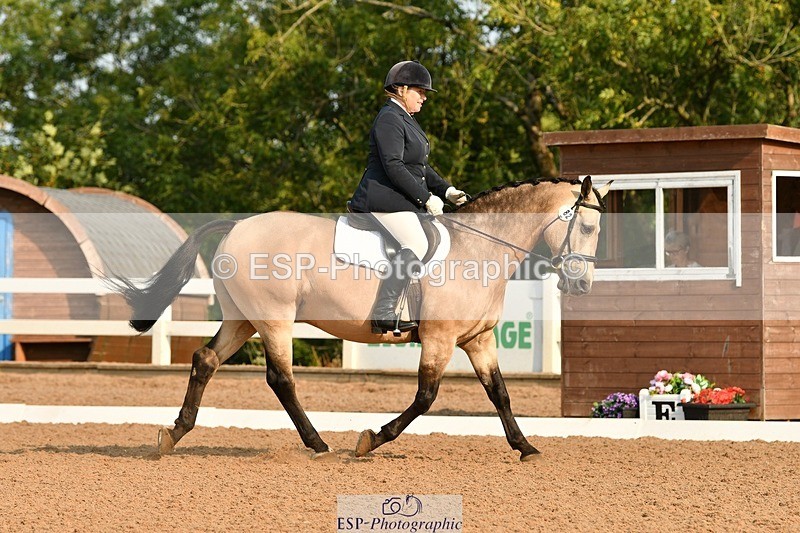 250817-092128-06875 - 082-Sarah.DavisWinston.Classic.Gold