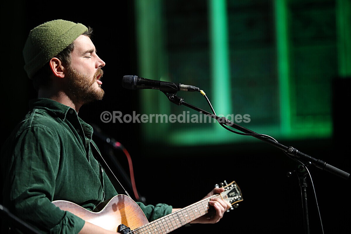 FOLK N BLUES-593 - FOLK and BLUES SEPT 2022