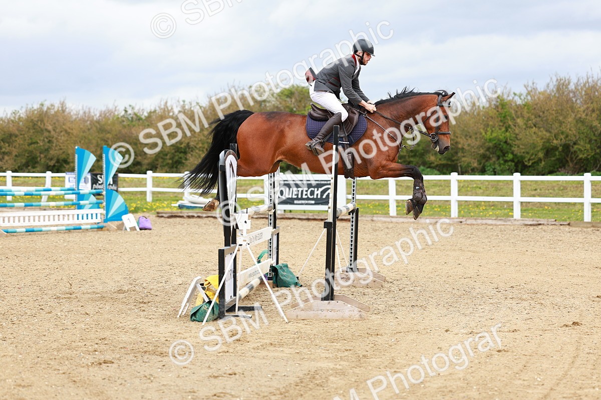 SBM_002304 - Class 10 - Senior Newcomers - 1.10m