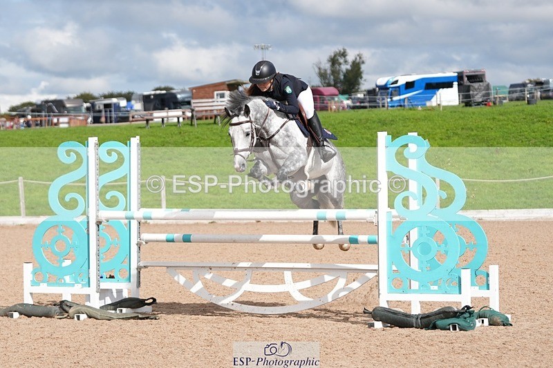 250921-121731-02879 - Cls 9 Pony Foxhunter and 1.10m