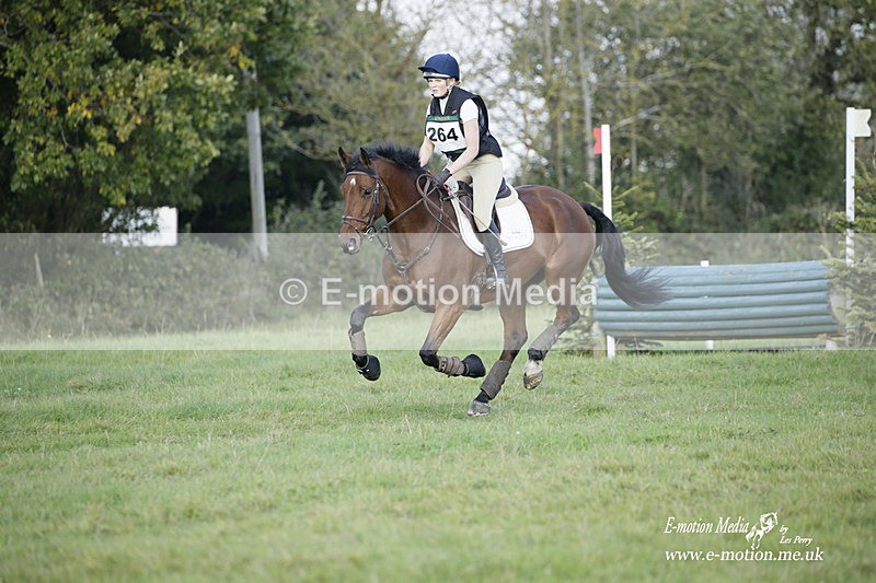  WWHT 171021 4056 - Open (1.00m)  17/10/21