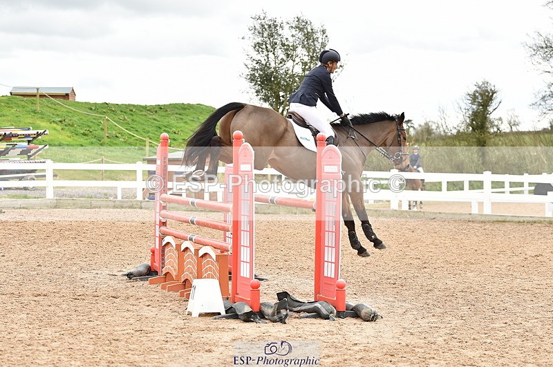 240403A-135548-00669 - Cls 4 Newcomers and 1.10m Open