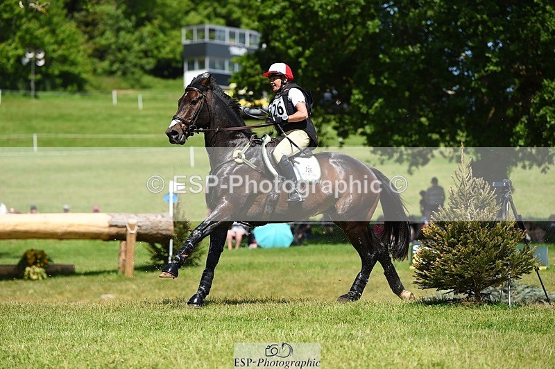 230527-142438-09777 - 326-GULLITH-Emily_Lochore-XC
