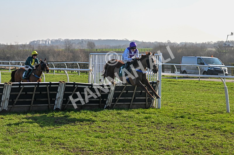 040326-Race 1-Pigeon House-8285 - Race 1