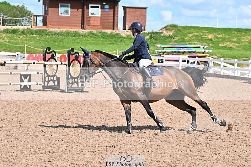 240619A-154005-00914 - Cls 5 Snr Foxhunter and 1.20m Open