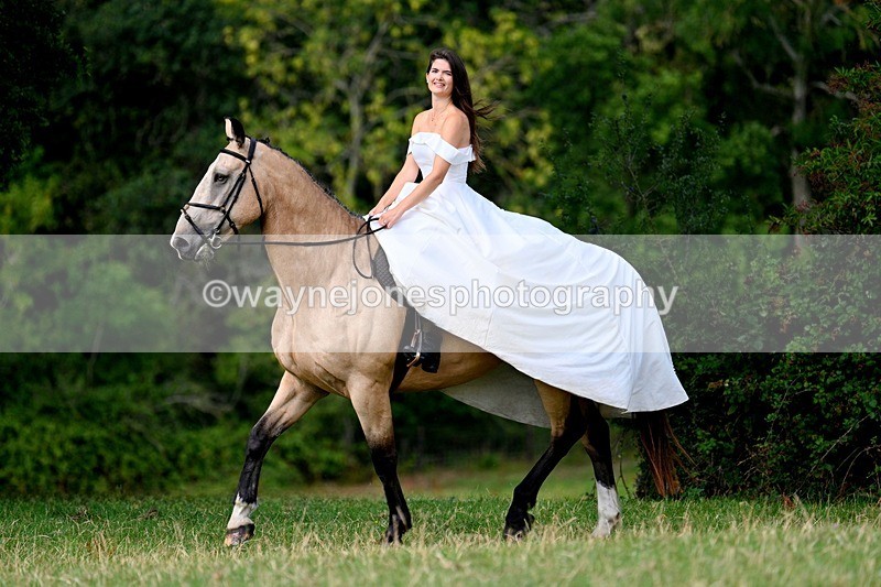 WJ7_5985ww - Zoe & Fred Wedding Dress Shoot 09-08-25
