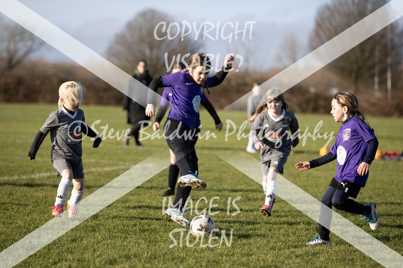 1DX30476 - 2026-01-17 FC Abbey Meads U9 Purple Girls V Develop FC U9 Girls