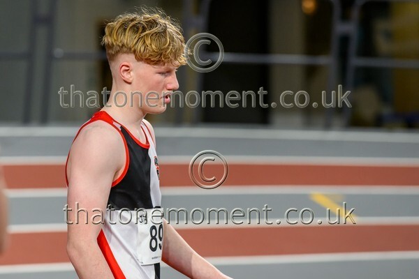 CombiMast25-913426 - Track Male Set One