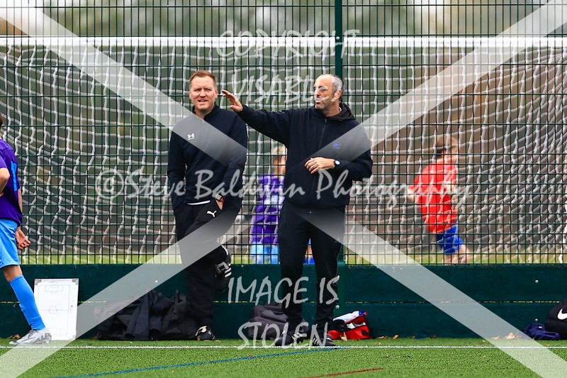 1DX30379 - 2025-10-12 FC Abbey Meads U14 Orange V Kingsdown Lions U14