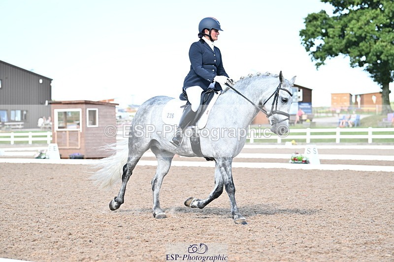 240816A-164046-06238 - 226-Sonya.Fitch-Peyton-THE.GREY.SWALLOW