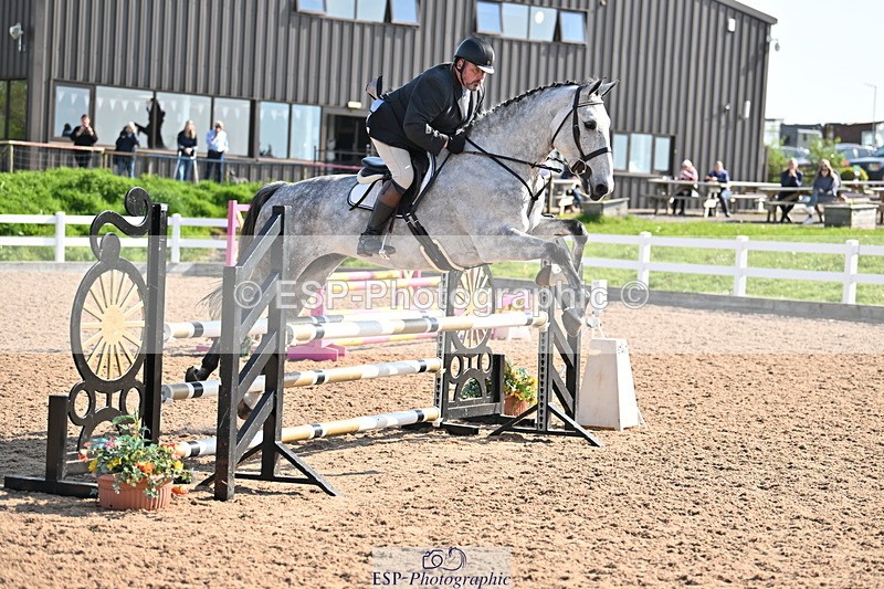240509A-092441-00112 - Cls 1 British Novice and 90cm Open