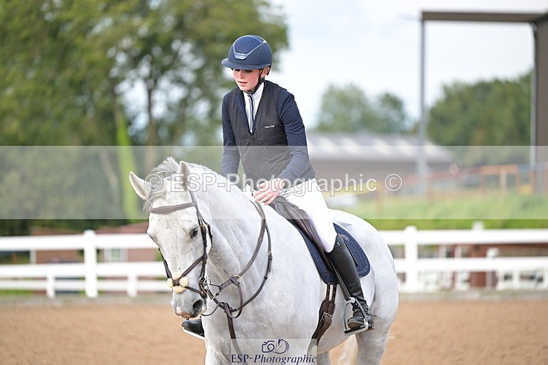 241004A-150930-02681 - Fri 12 1.15m Members Cup