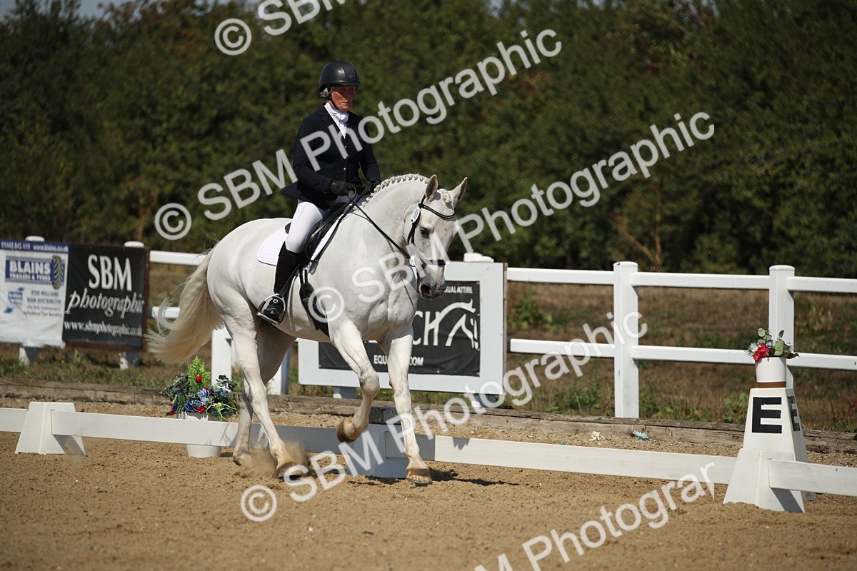 SBM_005032 - Class 11 - Novice 5 - 11.41-12.58