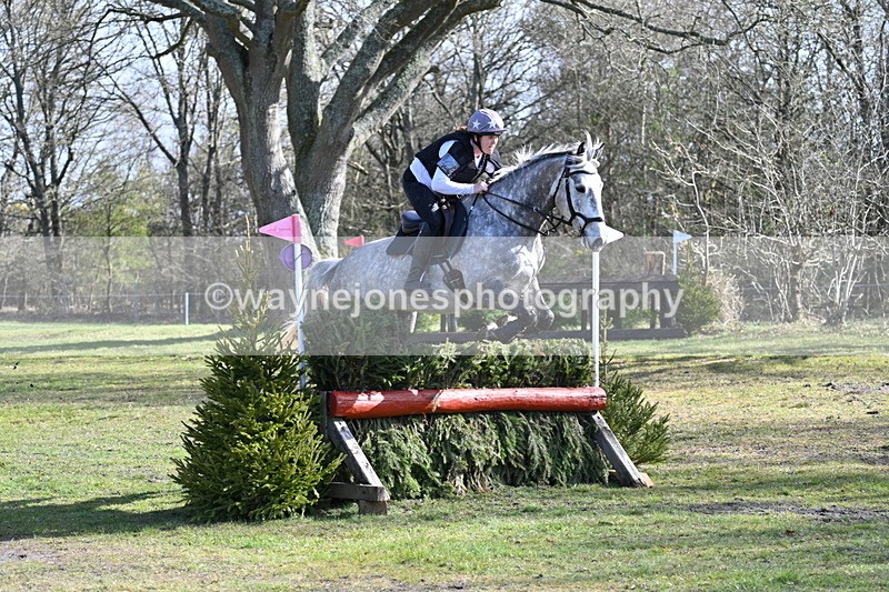 WJ7_9985 - Time 10:13 to 10:38 Times at the Fence