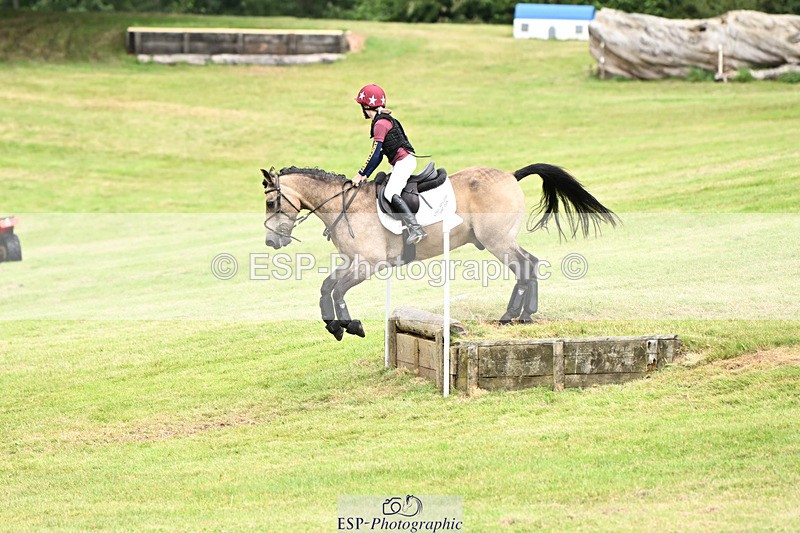 240825X-161415-36701 - 80cm XC 15.30 to 16.30