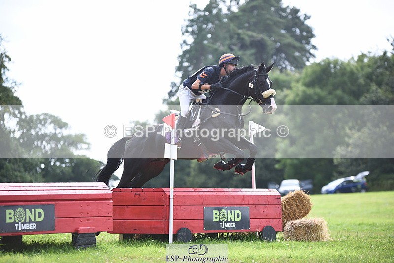 240804-155003-18800 - 616-Max_Forster-HEVANS_ROYAL_REVOLUTION