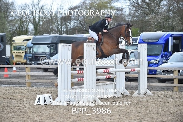 BPP_3986 - CLASS 4 Senior Newcomers/ 1.10m Open