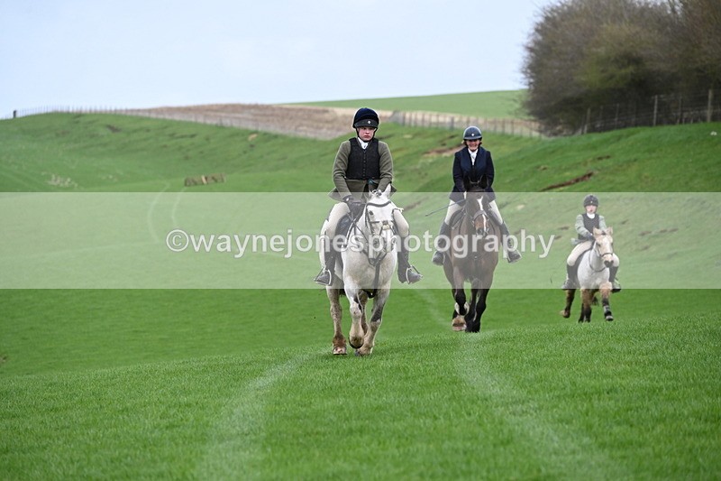 WJ6_9356 - Line Three