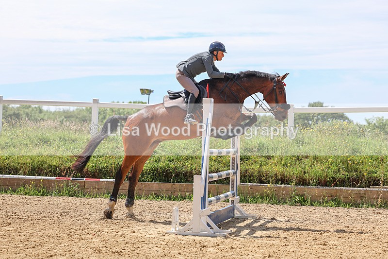 3E7A7425 - Class 8: Senior Newcomers/1.10m open