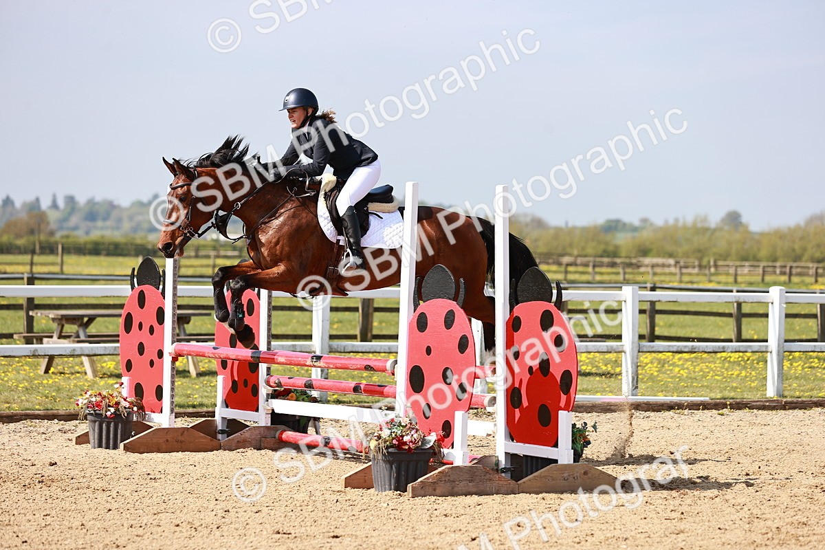  - Class 21 - Senior British Novice - 90cm