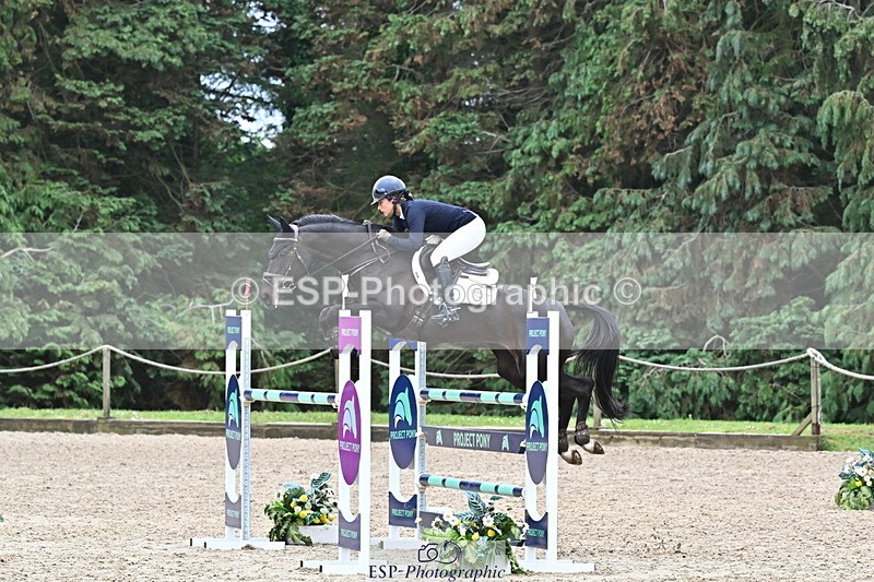 250524A-131223-11306 - D-409-Kirsty.Chabert-HERALDIKS.GIRL.OPPOSITION