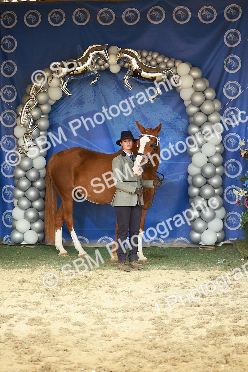 SBM_13714 - Class 104 - IH  Costume