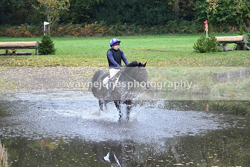 WJ7_3013 - Time 10:47 to 11:11 at the water