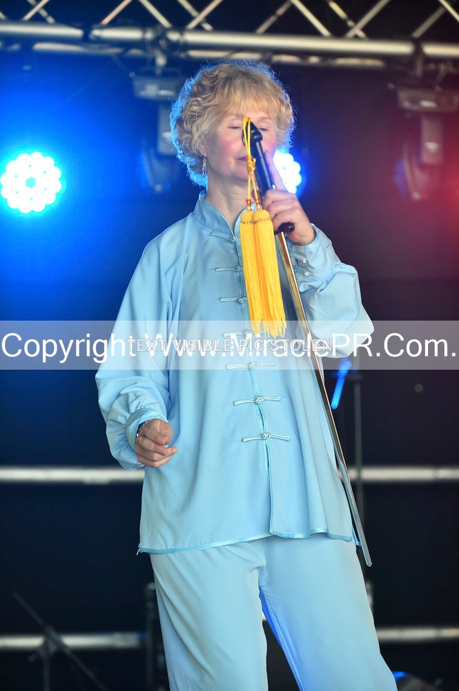 SH4_1510 - Tai Chi with Lisa Kay.