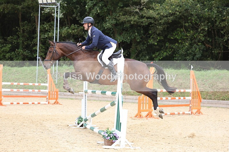 3E7A6365 - Class 8: Senior Newcomers/1.10m open