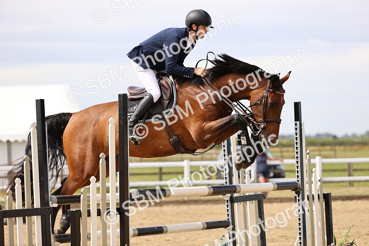 SBM_009614 - Class 8 - Senior Newcomers - 1.10  Open