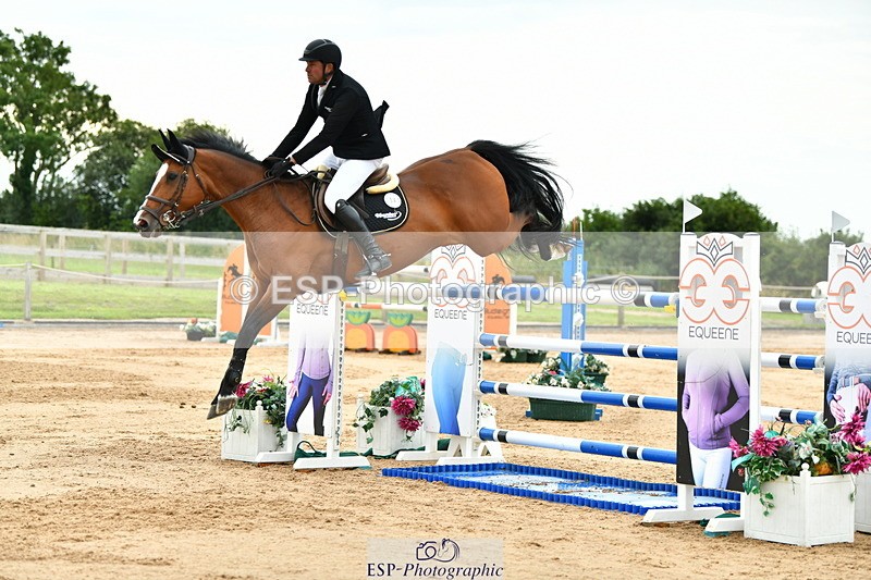 230720A-152656-03874 - Cls 9, 2 Star Big 1.40m Start to break