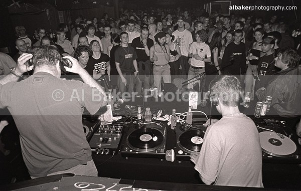 14 herbaliser - Sub Tub @ music box 23.03.02