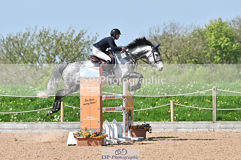 240509A-113229-01206 - Cls 9 Snr 1.20m Open