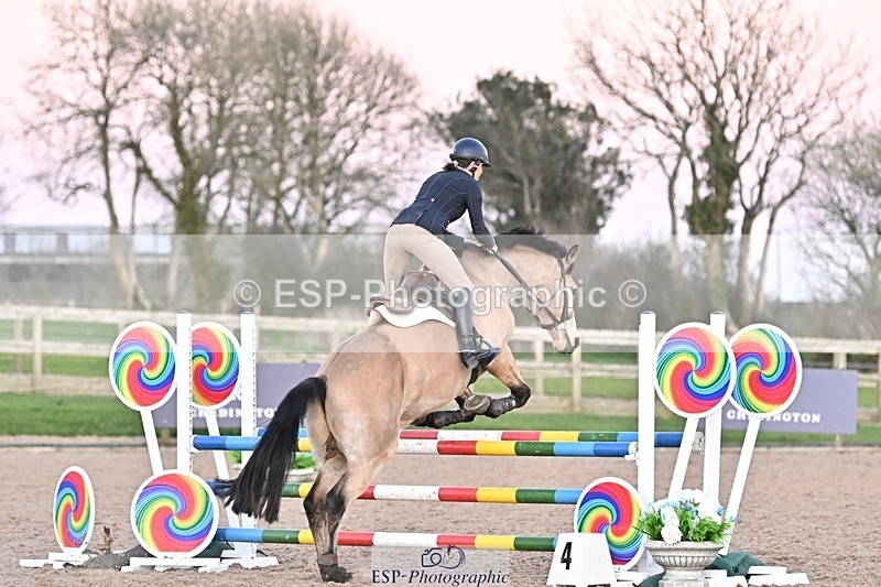 250401-194300-01107 - 100cm Cl;asses