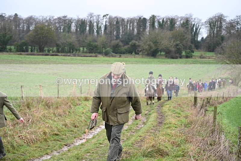 WJ7_9445 - Walk out..