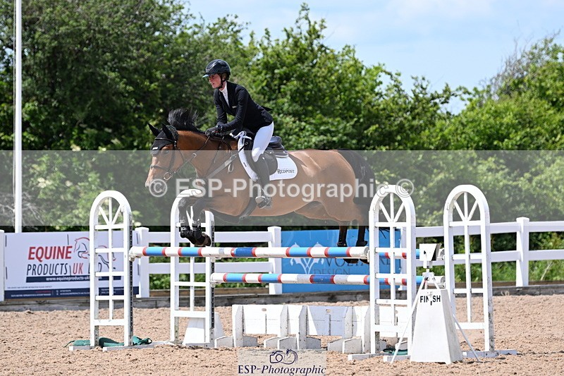 240619A-142735-00595 - Cls 4 Snr Newcomers and 1.10m Open