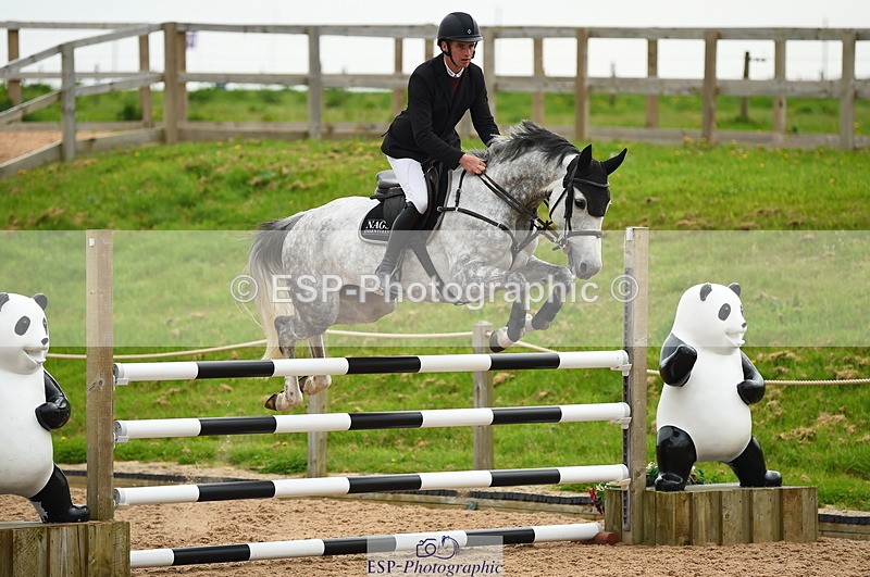 230504A-091912-00324 - Cls 8 Snr Foxhunter