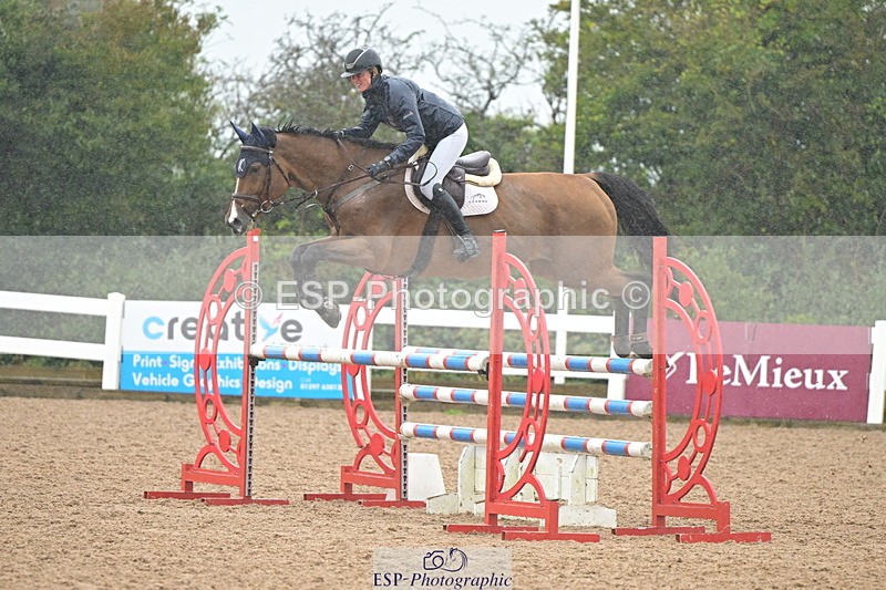 240925A-134124-00966 - Cls 4 Newcomers and 1.10m Open