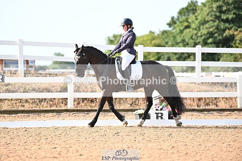 250815-094835-00205 - 027-Samantha.PringTongwynlais.Moon.Dancer