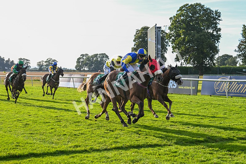 160924-Race 8-Sparkling Red-3378 - Race 8