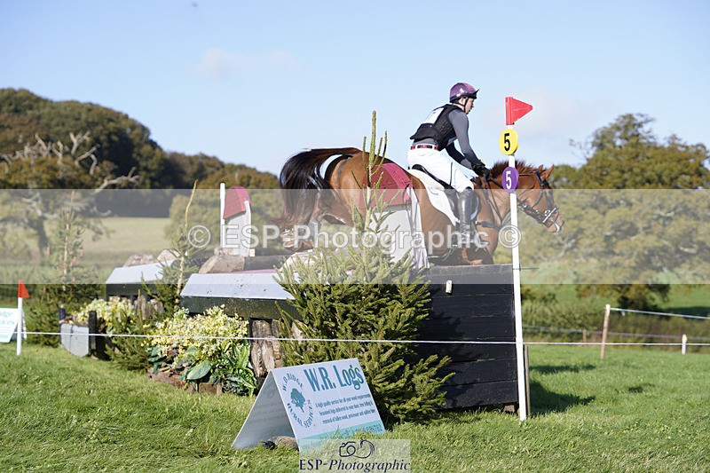 241025-112110-06241 - 017-Louis.Pern-CLASSICTOP.MISS.VIVIENNE