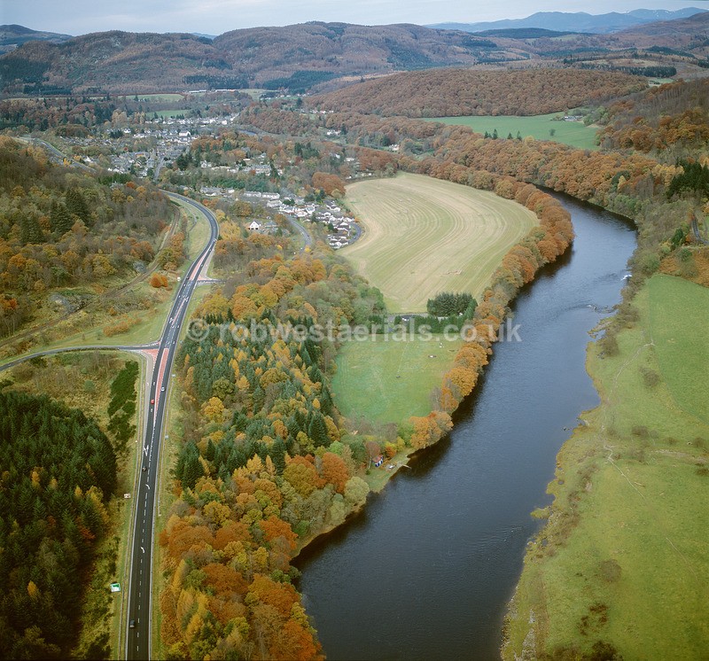 A00419A The A9 Perth to Inverness road south of Dunkeld by the River T - Settlements, infrastructure and attractions