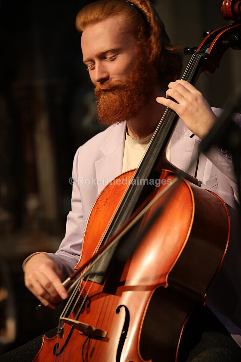 FOLK N BLUES-492 - FOLK and BLUES SEPT 2022