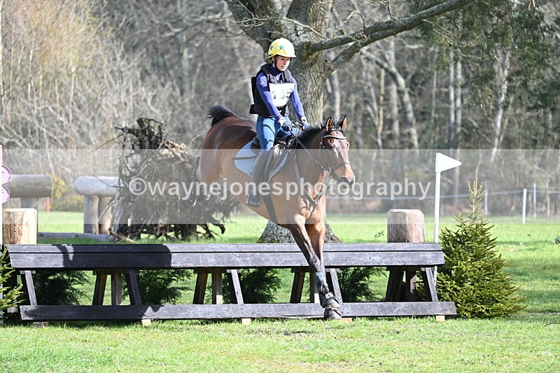 WJ7_0096 - Time 10:13 to 10:38 Times at the Fence